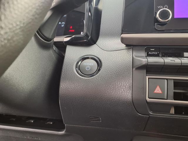 2025 Toyota Camry LE photo