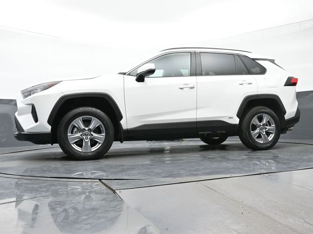 2022 Toyota RAV4 Hybrid LE 32