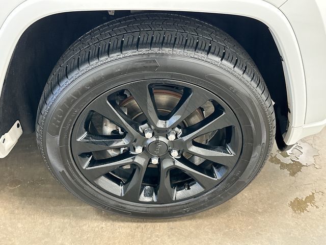 2019 Jeep Grand Cherokee Altitude White at Luther Ford