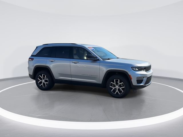 Used 2024 Silver Jeep Limited image 8