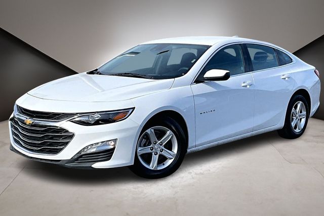 Summit White 2024 Chevrolet Malibu LT with 1LT FWD Sedan Front-Wheel Drive Continuously Variable Transmission