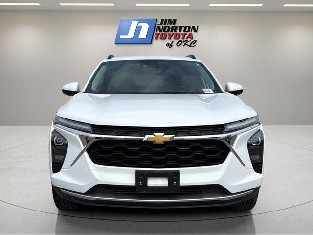 2025 Chevrolet Trax LT - Photo 2