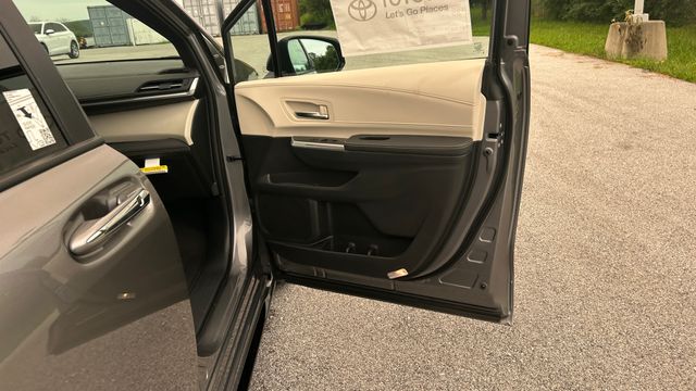New 2026 Toyota Sienna Van