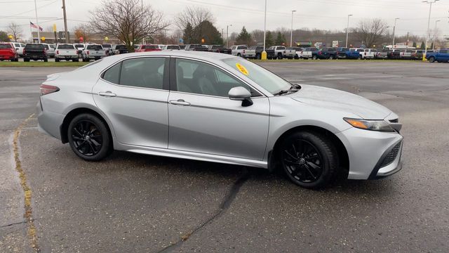 2021 Toyota Camry SE 9