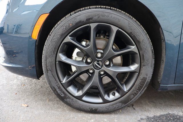 used 2025 Chrysler Pacifica car, priced at $34,500