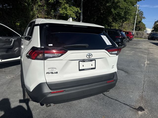 Used 2025 White Toyota LE image 34