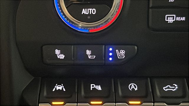 Used 2020 Blue GMC AT4 image 29