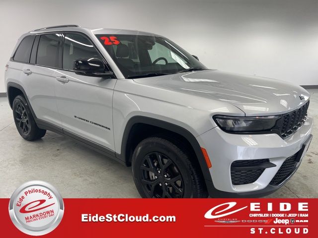 2025 Jeep Grand Cherokee Altitude 4WD
