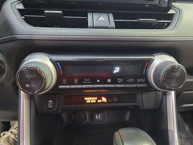 Used 2019 Silver Toyota XLE image 24
