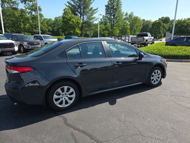 2026 Toyota Corolla LE - Photo 8
