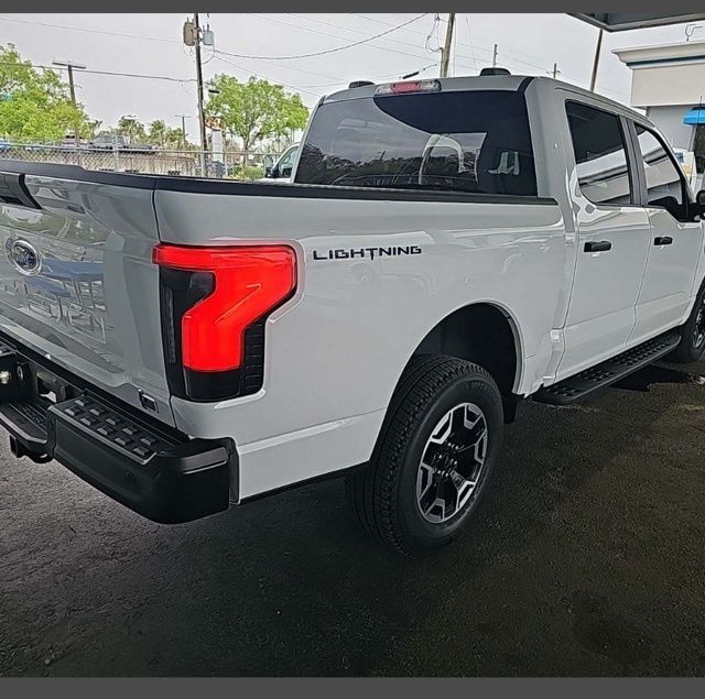 2023 Ford F-150 Lightning Pro photo
