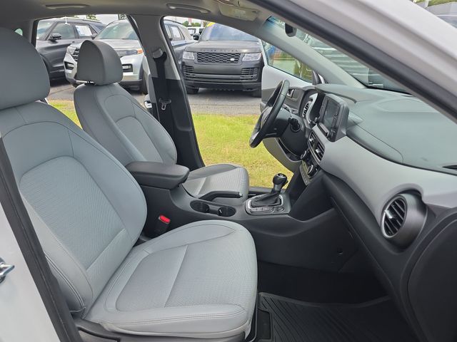 Used 2018 White Hyundai Limited image 11