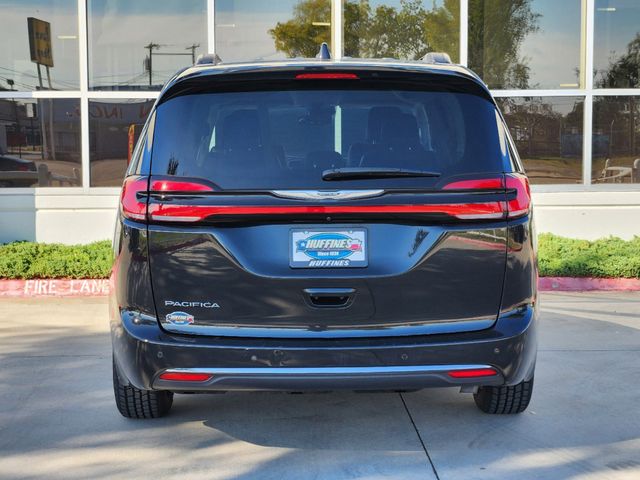 2022 Chrysler Pacifica Touring L 6