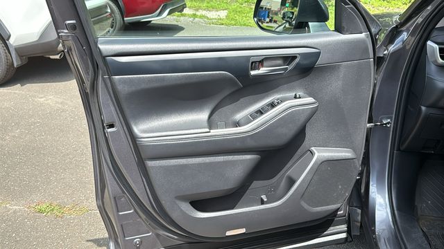 Used 2024 Toyota Highlander SUV