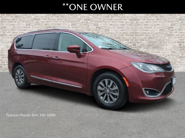 Velvet Red Pearlcoat 2019 Chrysler Pacifica Touring L Plus FWD Minivan Front-Wheel Drive 9-Speed Automatic