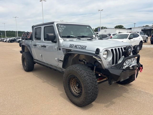 Silver Zynith Clearcoat 2022 Jeep Gladiator Pickup Truck Four-Wheel Drive 6-Speed Manual