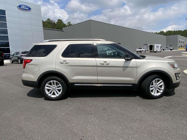 2017 Ford Explorer XLT 2