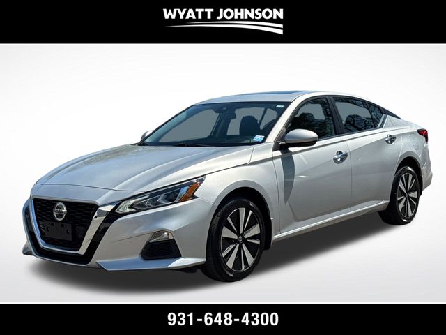 Brilliant Silver Metallic 2022 Nissan Altima 2.5 SV AWD Sedan All-Wheel Drive Continuously Variable Transmission
