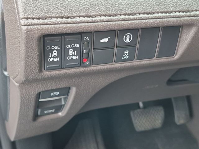 Used 2024  Honda EX-L image 17