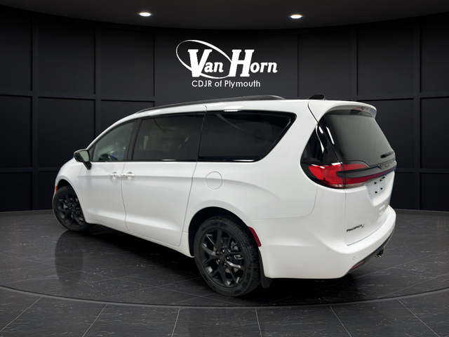 New 2027 Bright White Clearcoat Chrysler Limited image 5