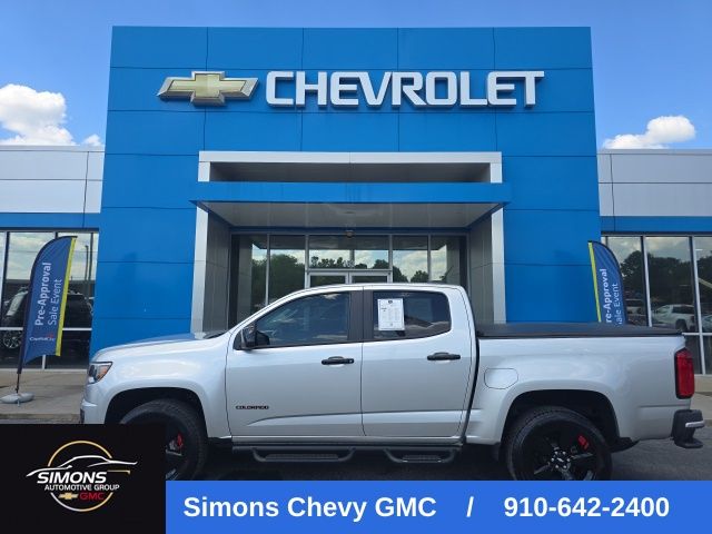 Silver Ice Metallic 2018 Chevrolet Colorado LT Crew Cab RWD Pickup Truck 4X2 8-Speed Automatic