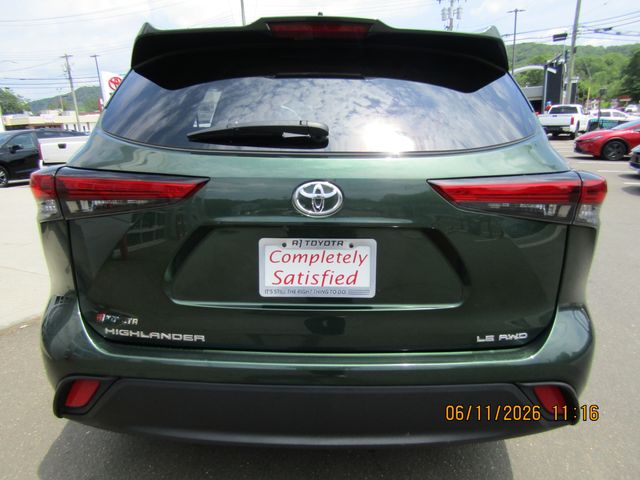 used 2023 Toyota Highlander car, priced at $32,999