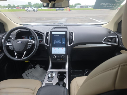 2023 Oxford White Ford Edge SEL AWD SUV