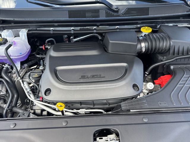 New 2026 Silver Chrysler Select image 17