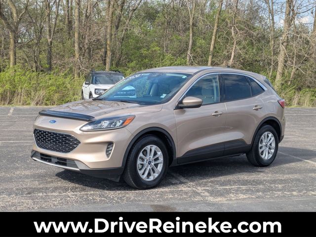 Desert Gold Metallic 2020 Ford Escape SE FWD SUV / Crossover Front-Wheel Drive 8-Speed Automatic
