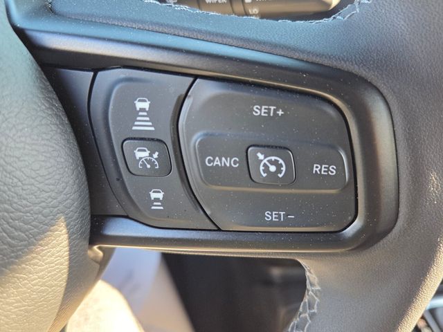 Used 2025 Green Jeep Sport S image 23