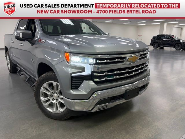 Sterling Gray Metallic 2024 Chevrolet Silverado 1500 Pickup Truck Four-Wheel Drive Automatic