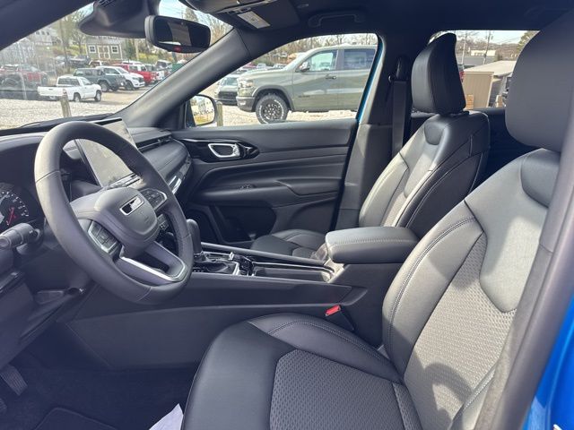 New 2026 Blue Jeep Latitude image 15