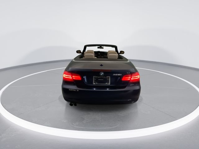 Used 2011 Blue BMW 328i image 5