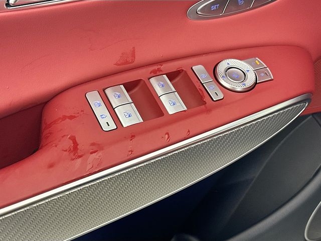 Thumbnail: 2025 Genesis GV70 - 20