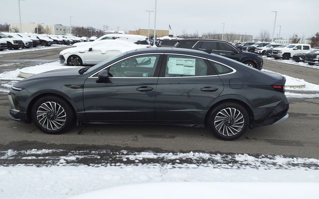 2026 Hyundai SONATA HYBRID SEL