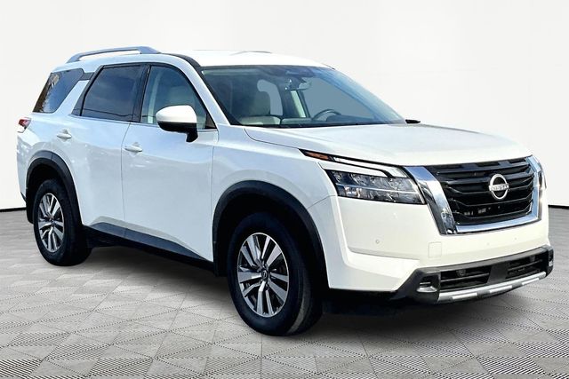 2023 Nissan Pathfinder SL 4WD