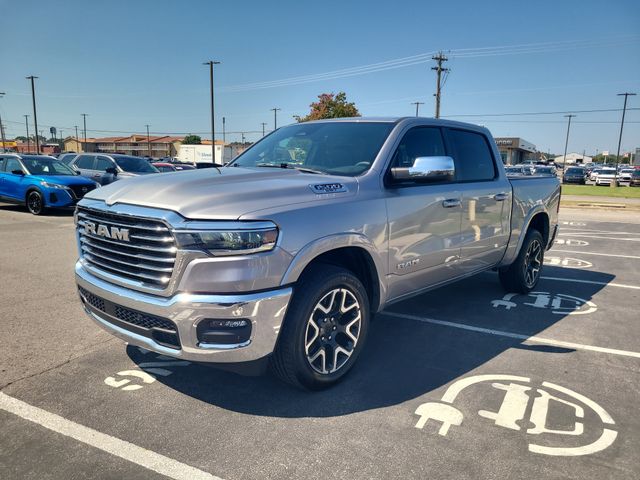 2025 RAM 1500 Laramie Crew Cab 4WD