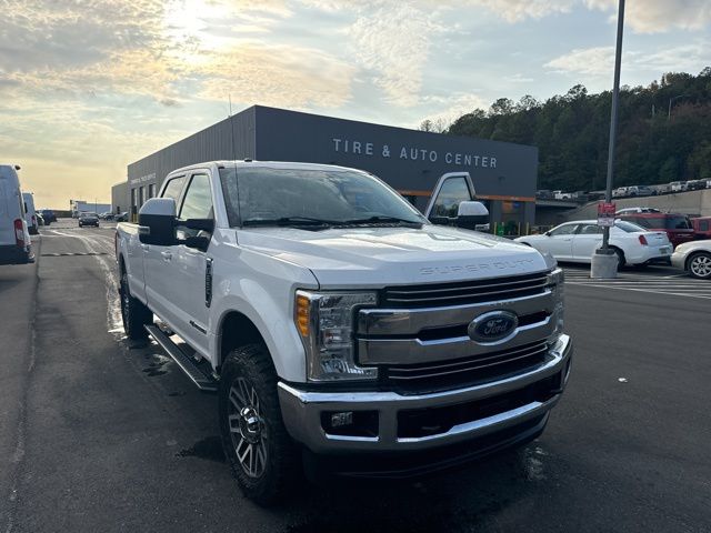 2017 Ford F-250SD Lariat 2