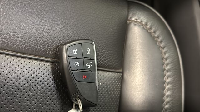 Used 2024 Summit White GMC Denali image 9