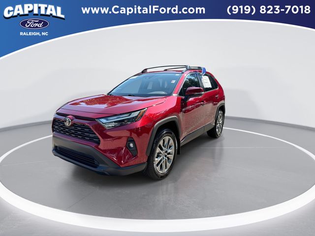 Used 2025  Toyota XLE Premium image 4