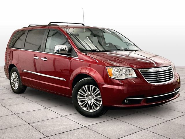 2015 Chrysler Town & Country Touring-L - 2