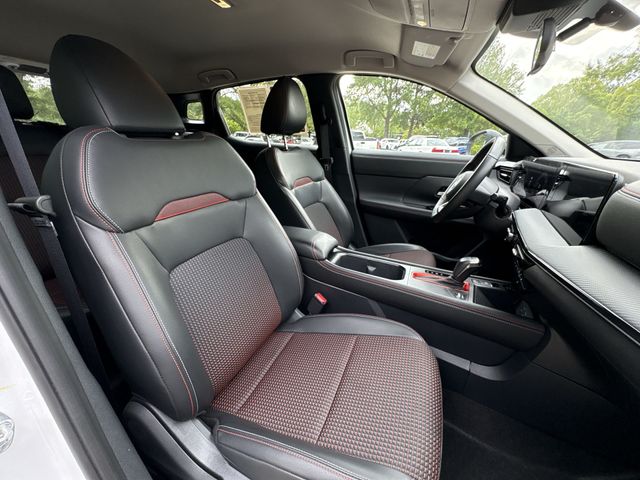 Used 2025 White Nissan SR image 27