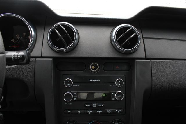 Used 2008 Silver Ford V6 Deluxe image 15