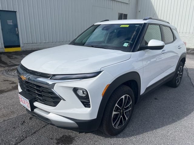 Used 2025 White Chevrolet LT image 10