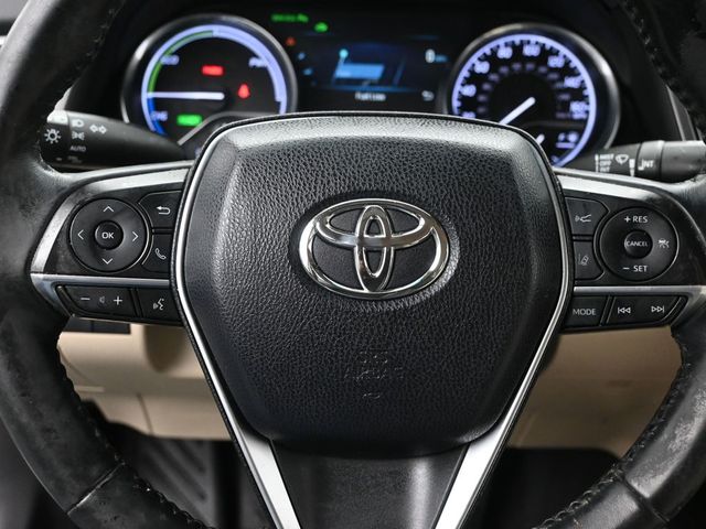 2018 Toyota Camry Hybrid XLE 21