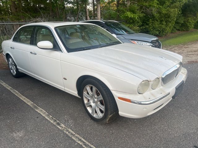 2006 White Jaguar XJ8 L RWD Sedan