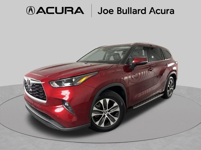 Red (Ruby Flare Pearl) 2022 Toyota Highlander SUV / Crossover Front-Wheel Drive 8-Speed Automatic