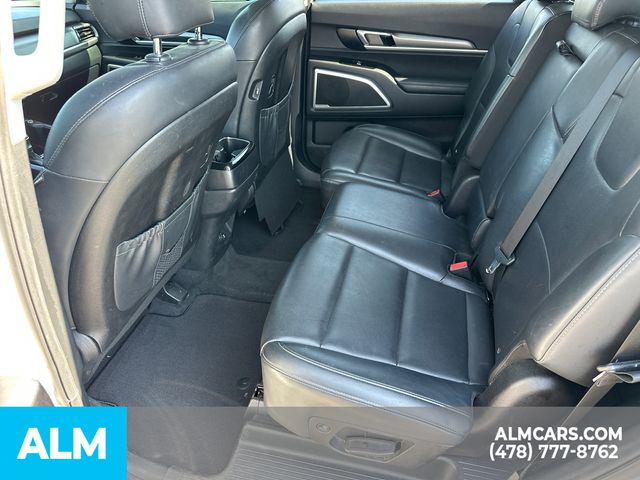 Used 2020 White Kia S image 24