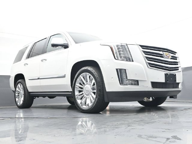 Used 2017 White Cadillac Platinum Edition image 27