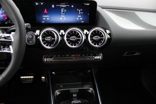 Used 2025  Mercedes-Benz GLA 250 image 26